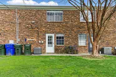 Seeking roommate in Chapel Hill
