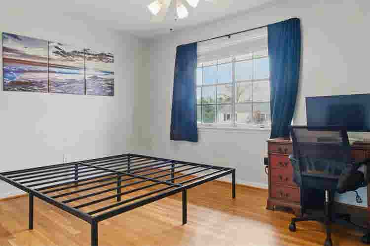 Seeking roommate in Chapel Hill