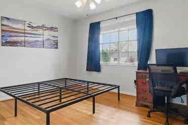 Seeking roommate in Chapel Hill