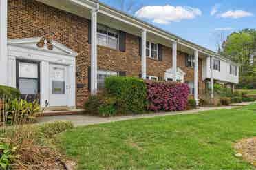 Seeking roommate in Chapel Hill