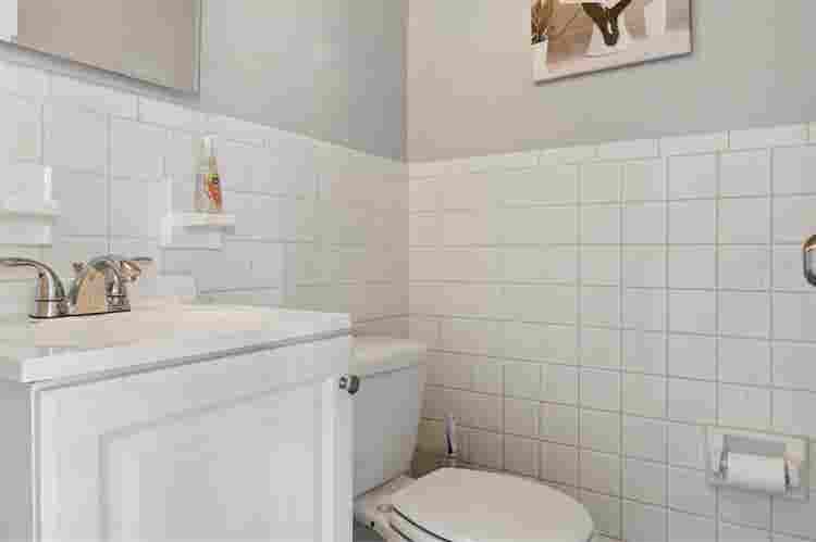 Seeking roommate in Chapel Hill