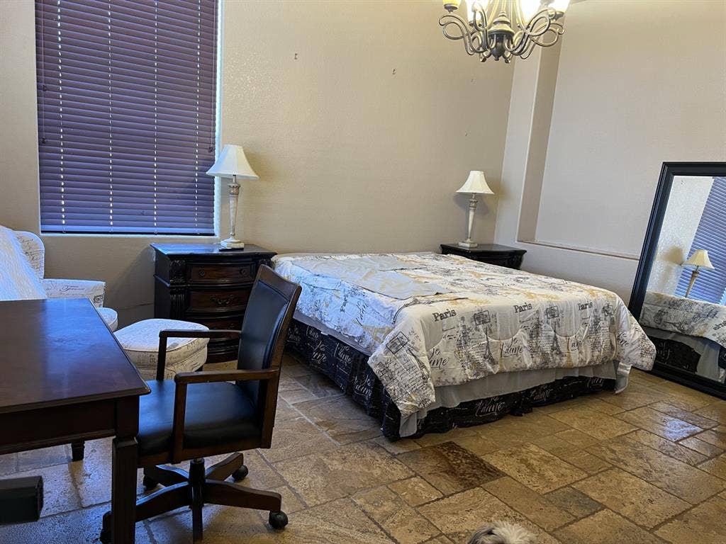 Furnished room