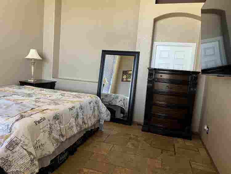 Furnished room