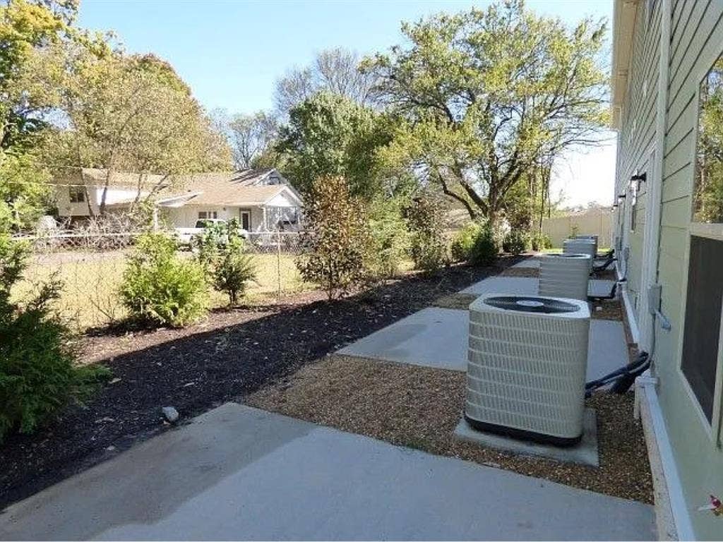 Need Roommate for Oct 1st!