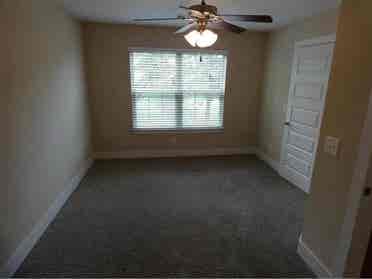 Need Roommate for Oct 1st!