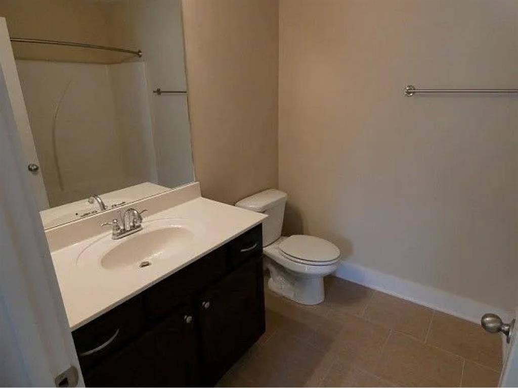 Need Roommate for Oct 1st!