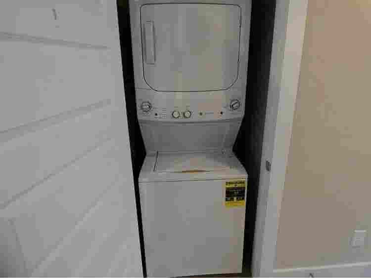 Need Roommate for Oct 1st!