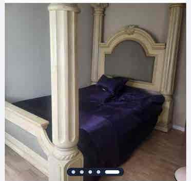 Bedroom with queen bed comp. desk