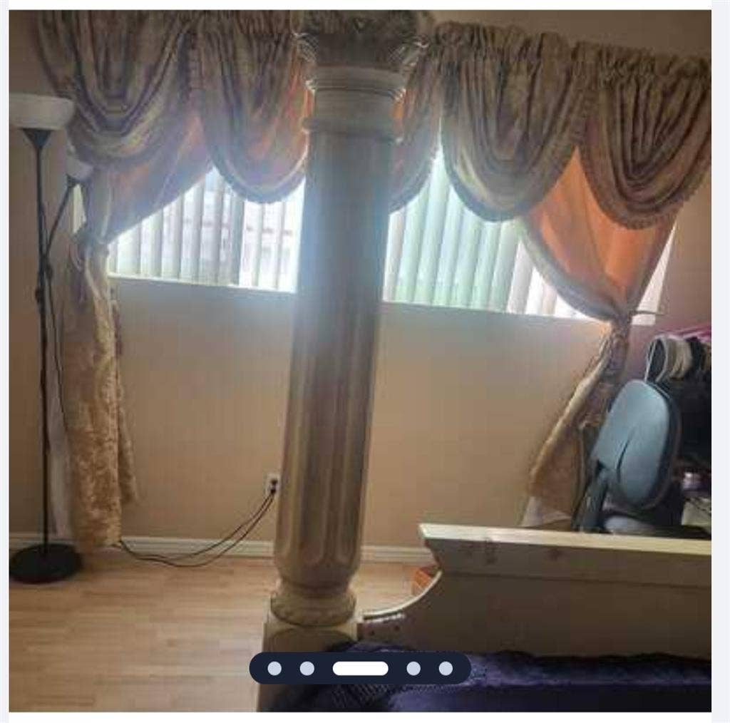 Bedroom with queen bed comp. desk
