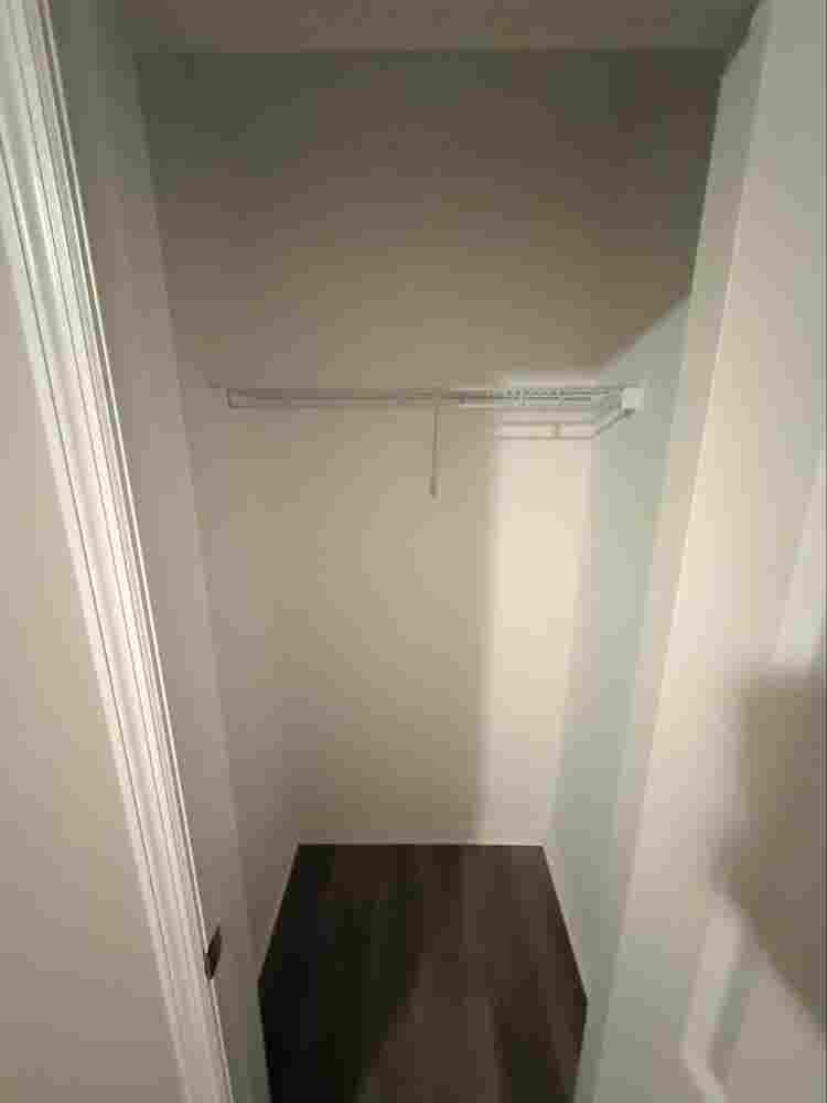 2 rooms available