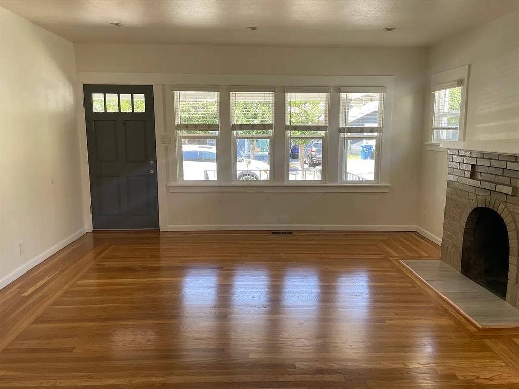 Large room for rent