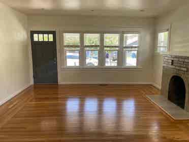 Large room for rent