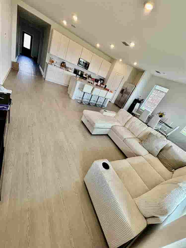 Spacious Bedroom for rent!