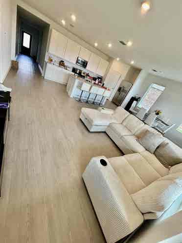 Spacious Bedroom for rent!