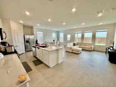 Spacious Bedroom for rent!