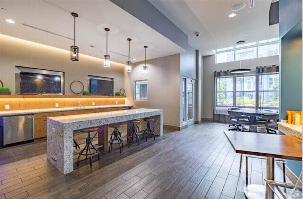 Luxury 2BR Lease Takeover