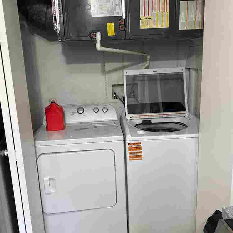 Single Bedroom Near Park!