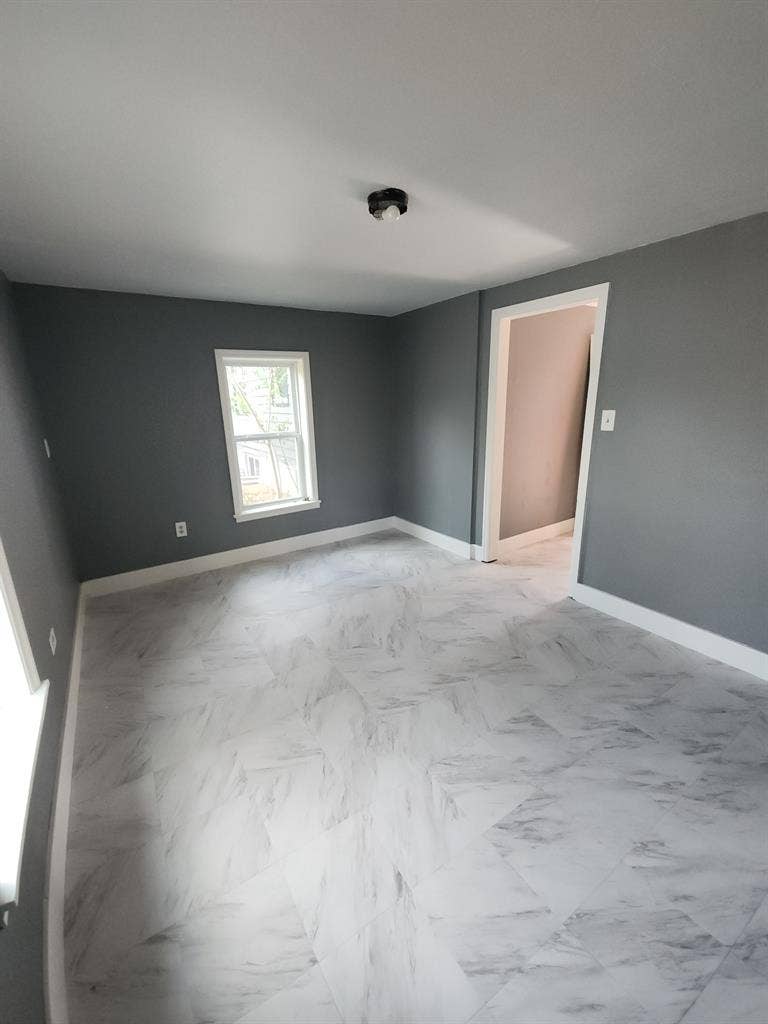 1 bdrm with kitchenette