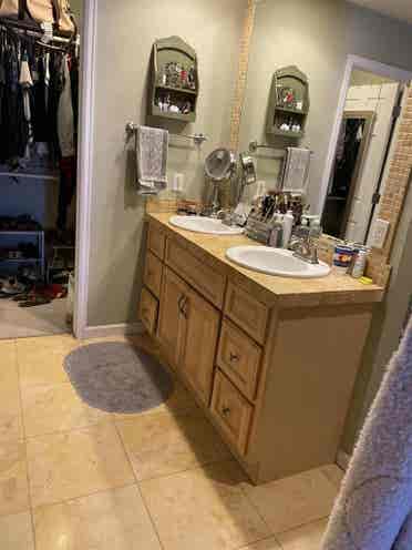 Primary suite in fantastic location