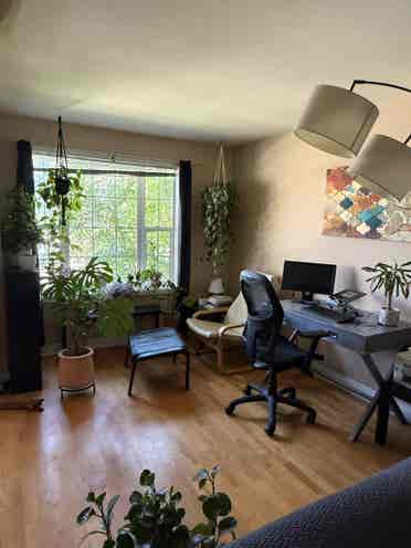 Primary suite in fantastic location