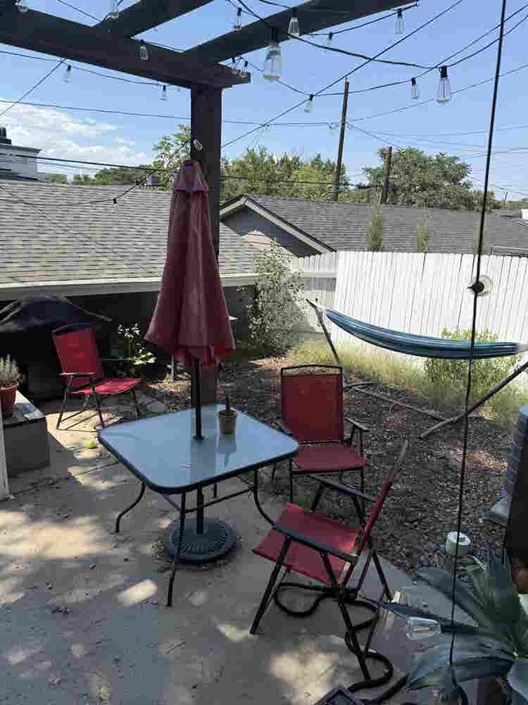 Primary suite in fantastic location