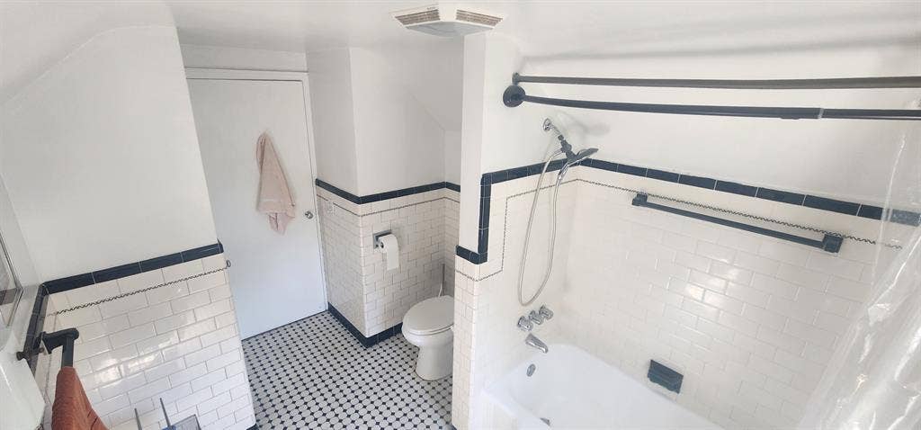 Second Floor 2BR Private Bathroom
