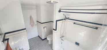 Second Floor 2BR Private Bathroom