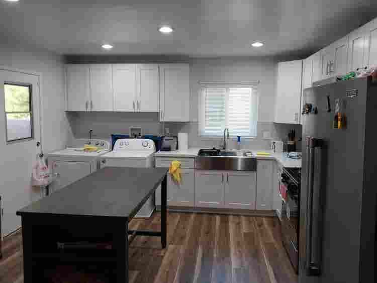 Clean room to rent in near rialto