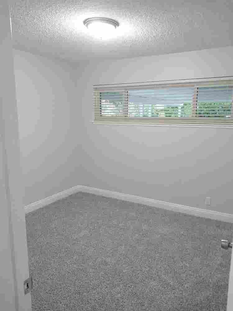 Clean room to rent in near rialto