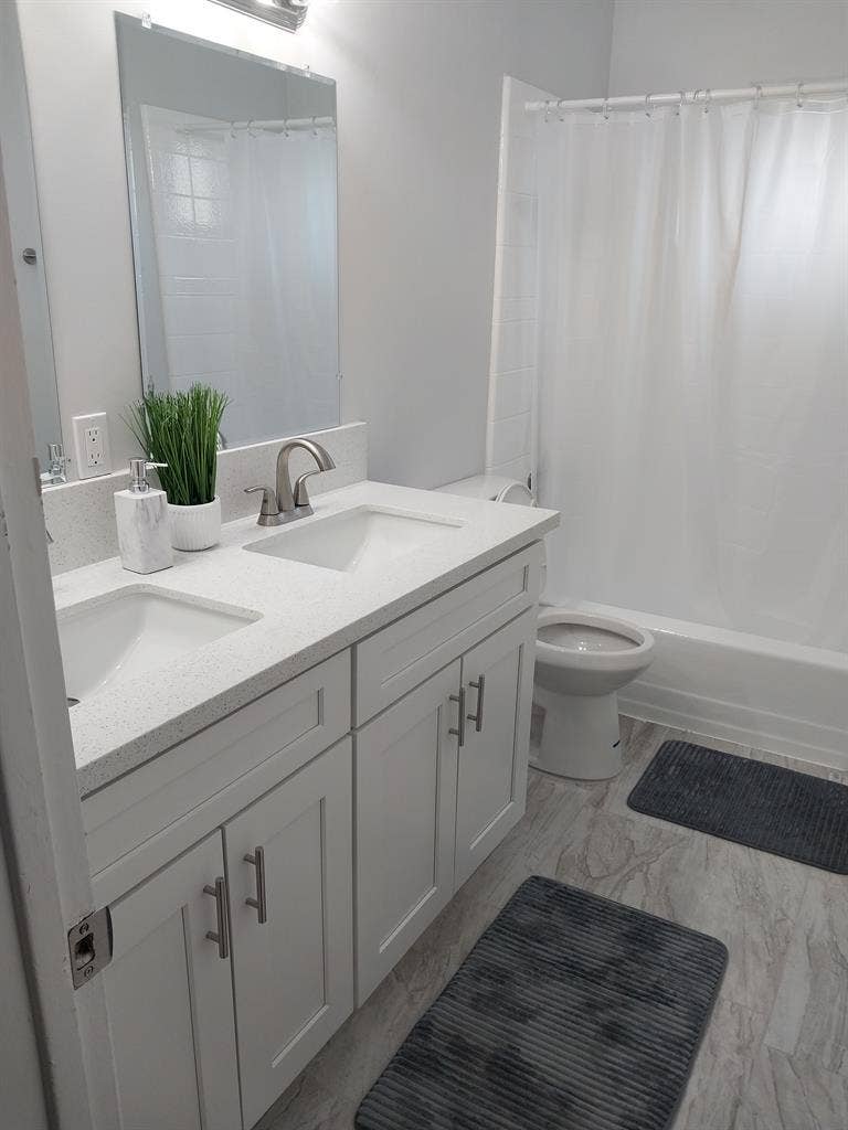 Clean room to rent in near rialto