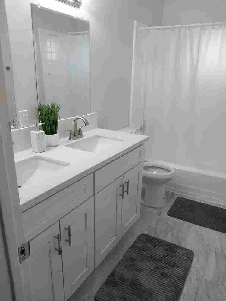 Clean room to rent in near rialto