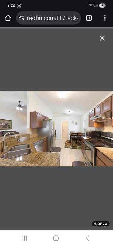 Room for rent in 3 bedroom house