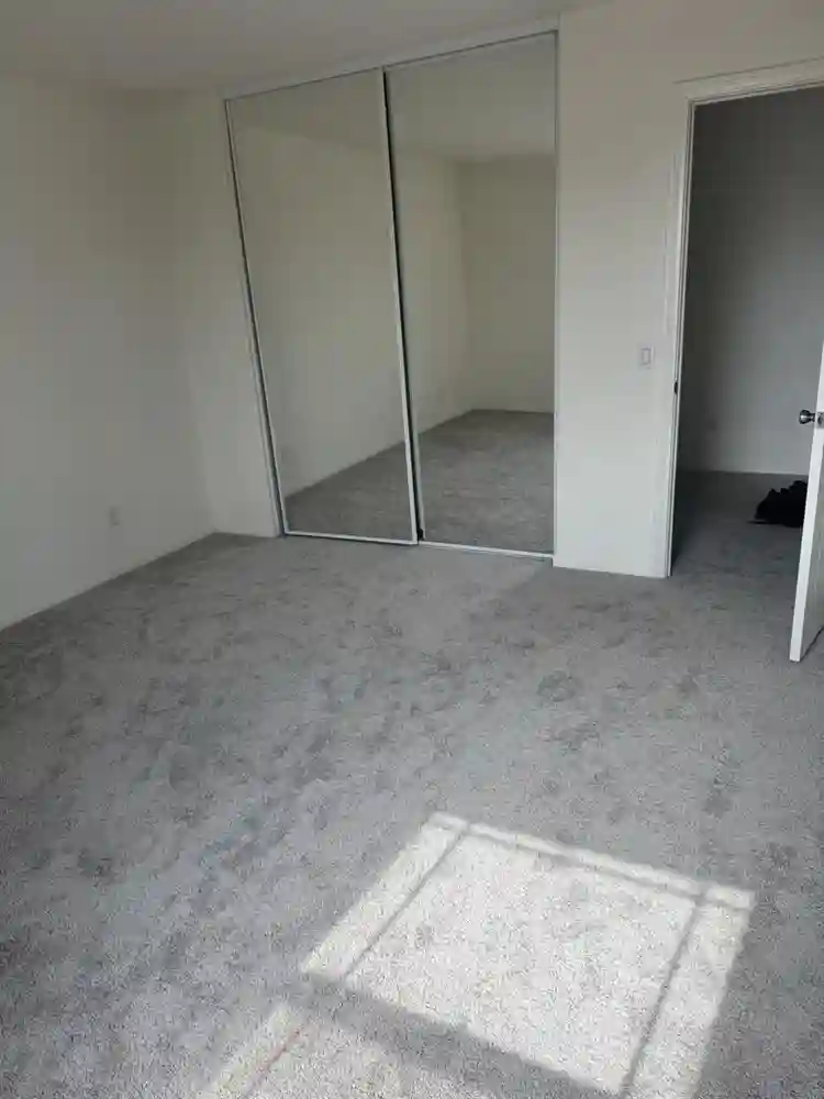 Private room w/ private bathroomm