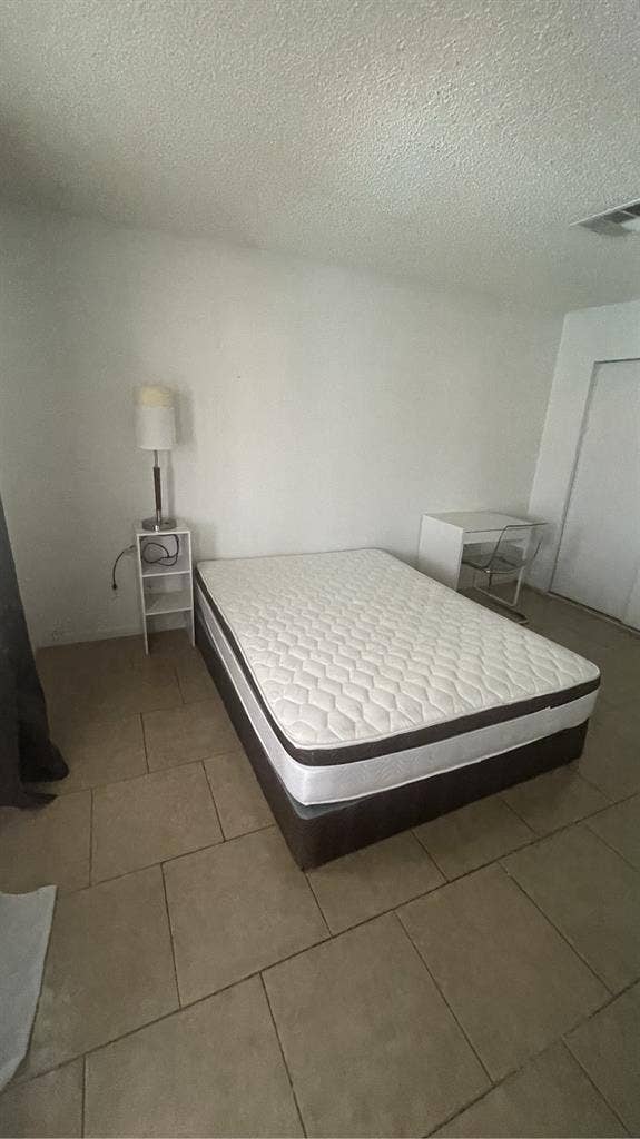 Se renta cuarto amueblado