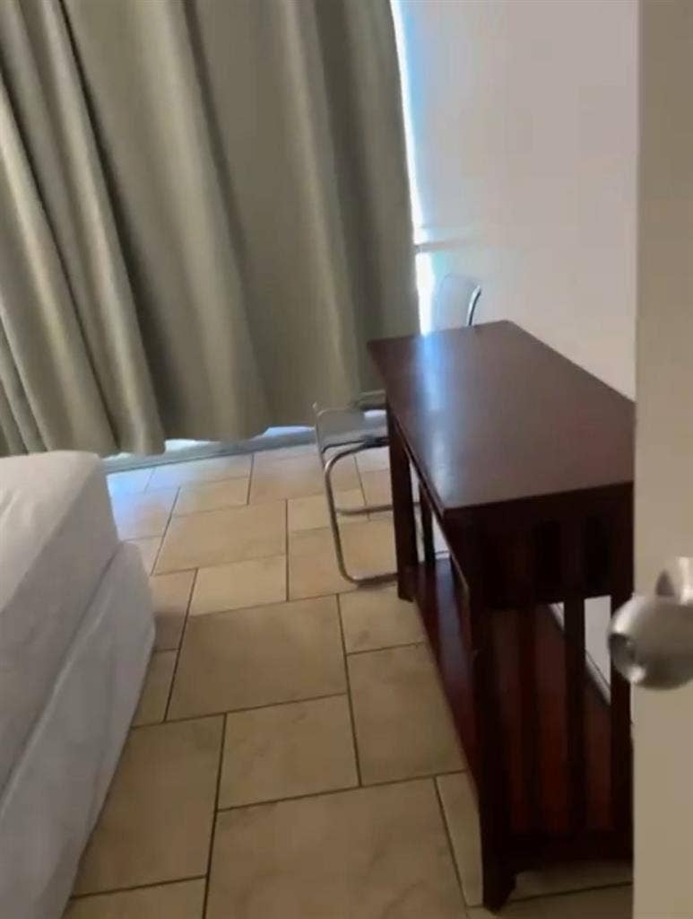 Se renta cuarto amueblado
