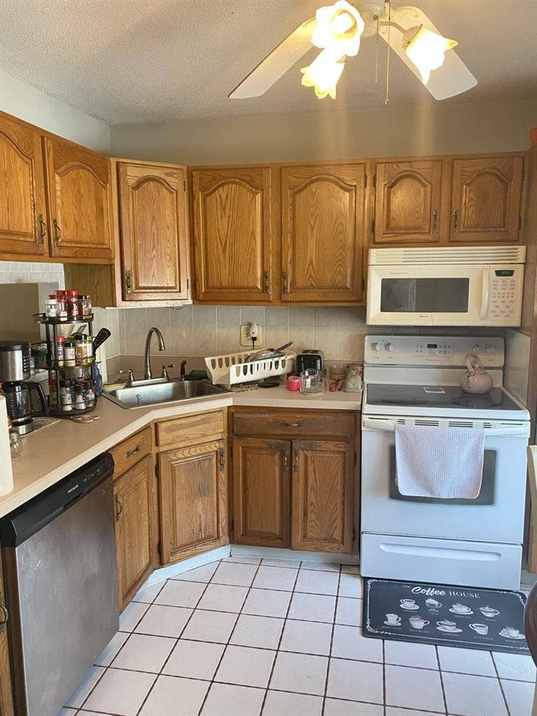Roommate wanted to share condo