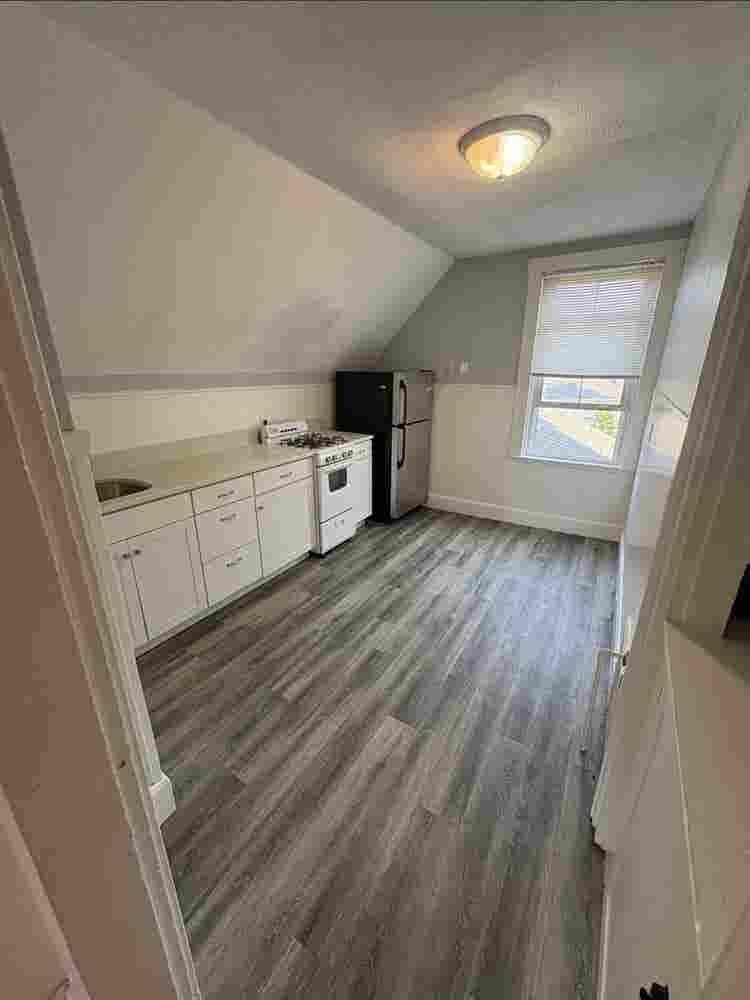 Beverly apartment near Main Street