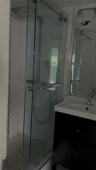 Master room w/ bath and closet