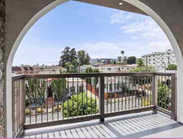 Private Room + Bath West Hollywood
