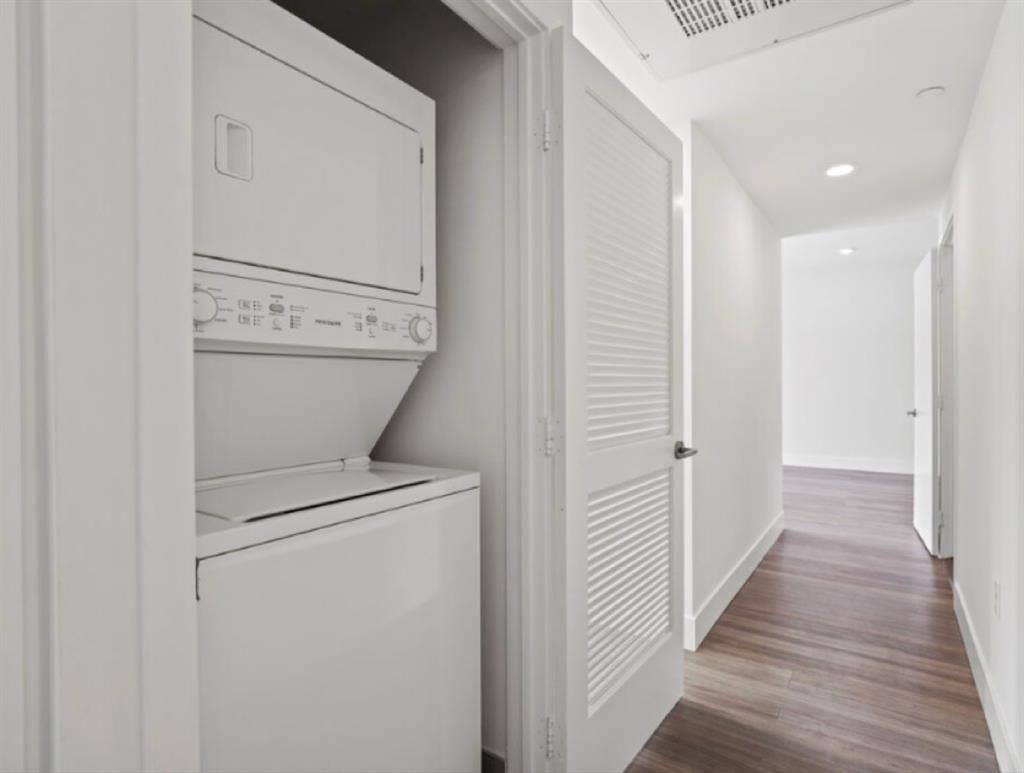 Private Room + Bath West Hollywood