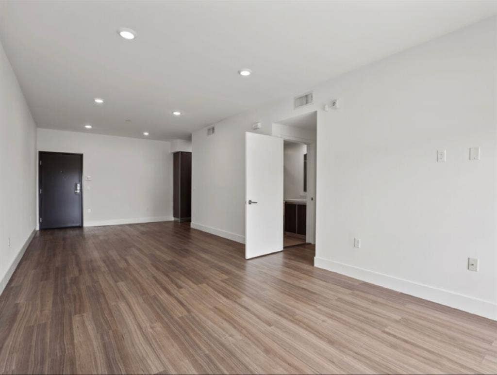 Private Room + Bath West Hollywood