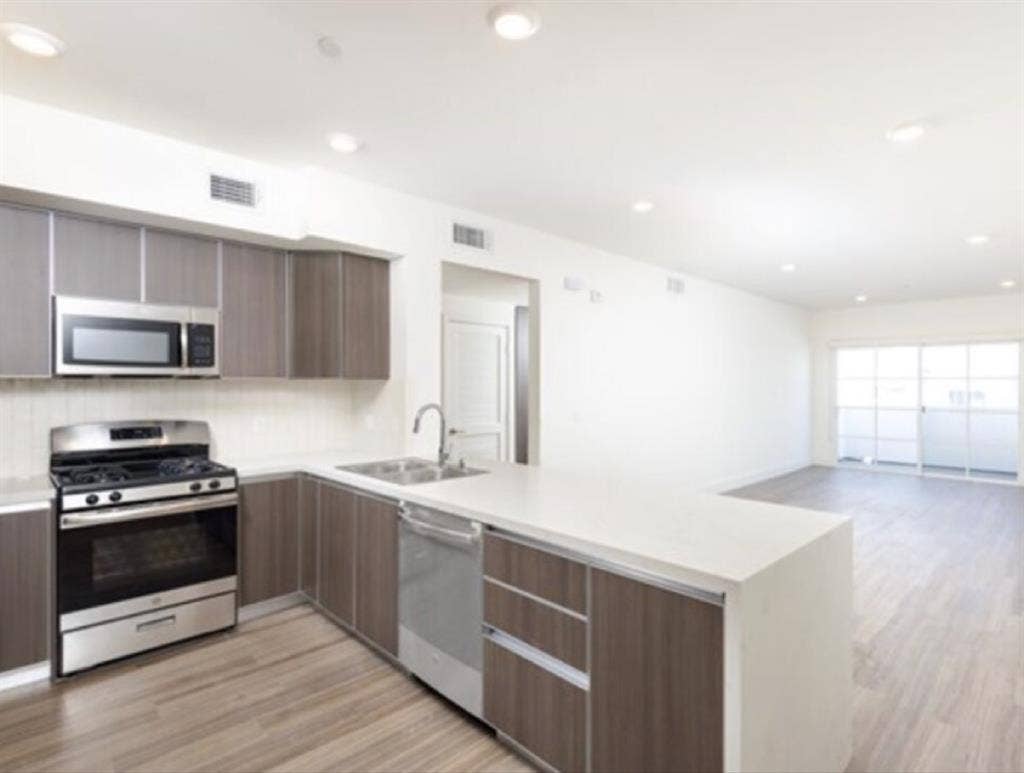 Private Room + Bath West Hollywood