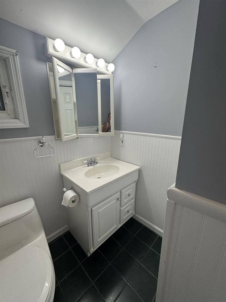 Bathroom Port Jeff St