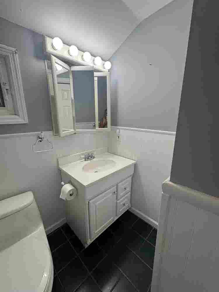 Bathroom Port Jeff St