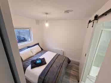 Self contained 1 bedroom small flat
