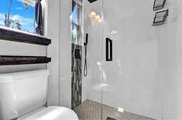 Room for rent in Hollywood.