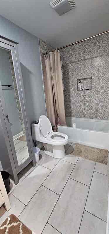 Private bed / shared bath for $