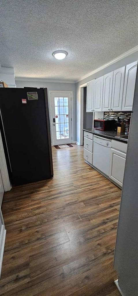 Private bed / shared bath for $