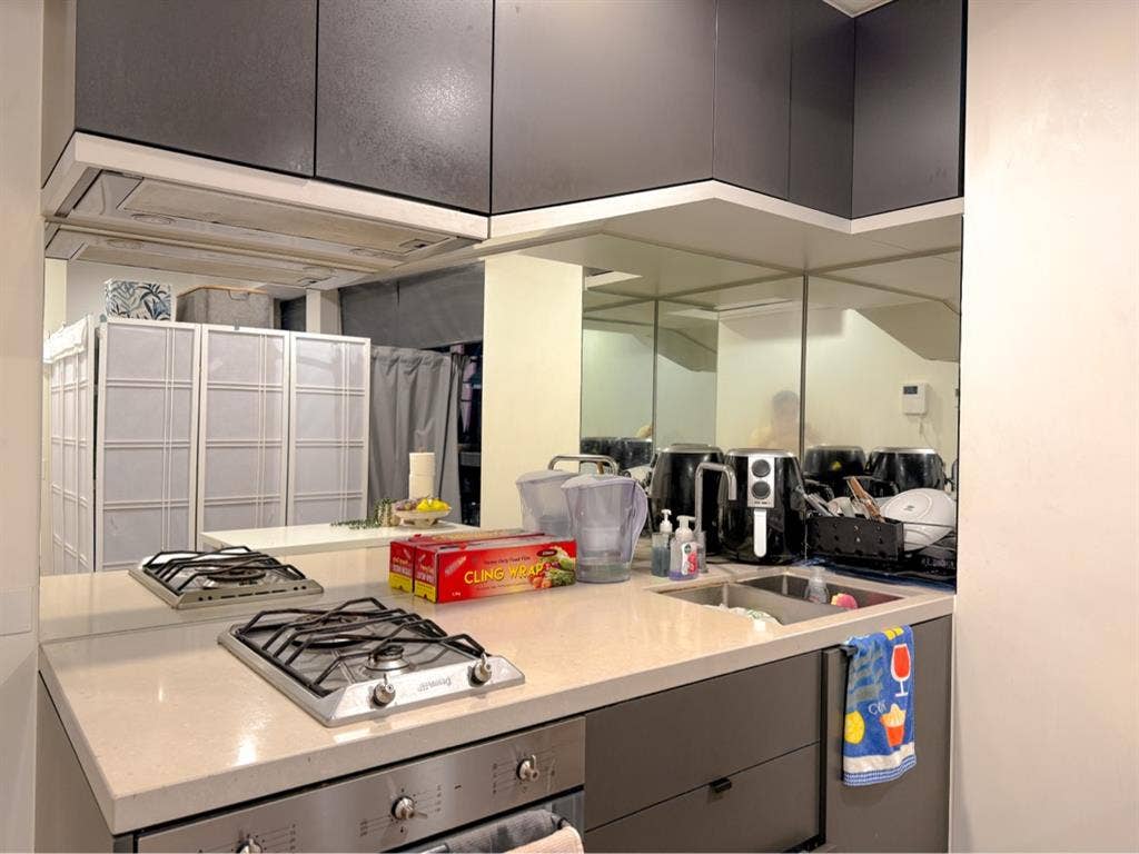 Share room available for 2 people