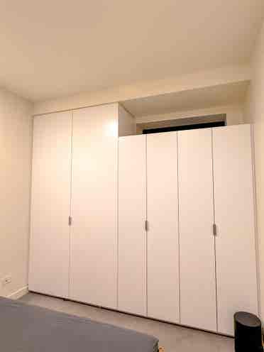Share room available for 2 people